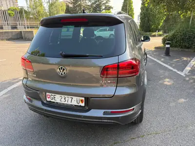 VW Tiguan 2.0 TDI Cityscape 4Motion — SUV polyvalent, toit panoramique, full équipé — cruscotto