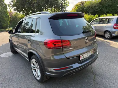 VW Tiguan 2.0 TDI Cityscape 4Motion — SUV polyvalent, toit panoramique, full équipé — dettaglio