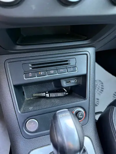 VW Tiguan 2.0 TDI Cityscape 4Motion — SUV polyvalent, toit panoramique, full équipé — Miniatura 18