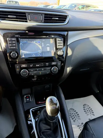 Nissan Qashqai 1.2 DIG-T Tekna — SUV compact fiable, entretien suivi, 72'000 km — Miniatura 18