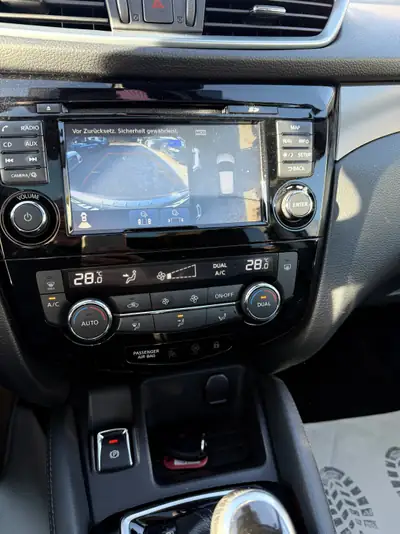 Nissan Qashqai 1.2 DIG-T Tekna — SUV compact fiable, entretien suivi, 72'000 km — Miniatura 17