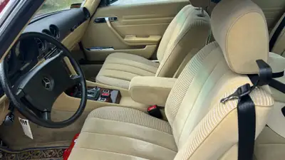 Mercedes-Benz SLC 280 — Chef-d'œuvre des années 1980, 47 200 km seulement — detail