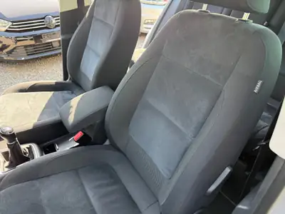 VW Tiguan 1.4 TSI Sport&Style 4Motion — SUV fiable, 4 roues motrices, sans accident — Miniatur 8
