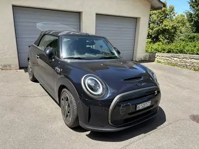MINI Cooper SE Cabrio 2023 — Cabriolet électrique 178 ch, édition limitée — côté