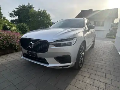 Volvo XC60 T6 R-Design eAWD — Hybride rechargeable 341 ch, 39 800 km seulement — Außenansicht