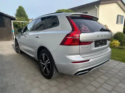 Volvo XC60 T6 R-Design eAWD — Hybride rechargeable 341 ch, 39 800 km seulement — Innenraum