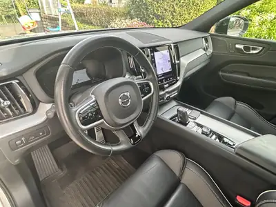 Volvo XC60 T6 R-Design eAWD — Hybride rechargeable 341 ch, 39 800 km seulement — Miniatur 10
