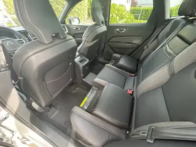 Volvo XC60 T6 R-Design eAWD — Hybride rechargeable 341 ch, 39 800 km seulement — Miniatur 12
