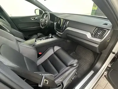 Volvo XC60 T6 R-Design eAWD — Hybride rechargeable 341 ch, 39 800 km seulement — Miniatur 11