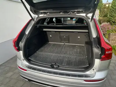 Volvo XC60 T6 R-Design eAWD — Hybride rechargeable 341 ch, 39 800 km seulement — Miniatur 17