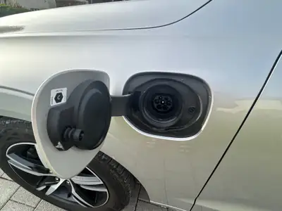 Volvo XC60 T6 R-Design eAWD — Hybride rechargeable 341 ch, 39 800 km seulement — Miniatur 20