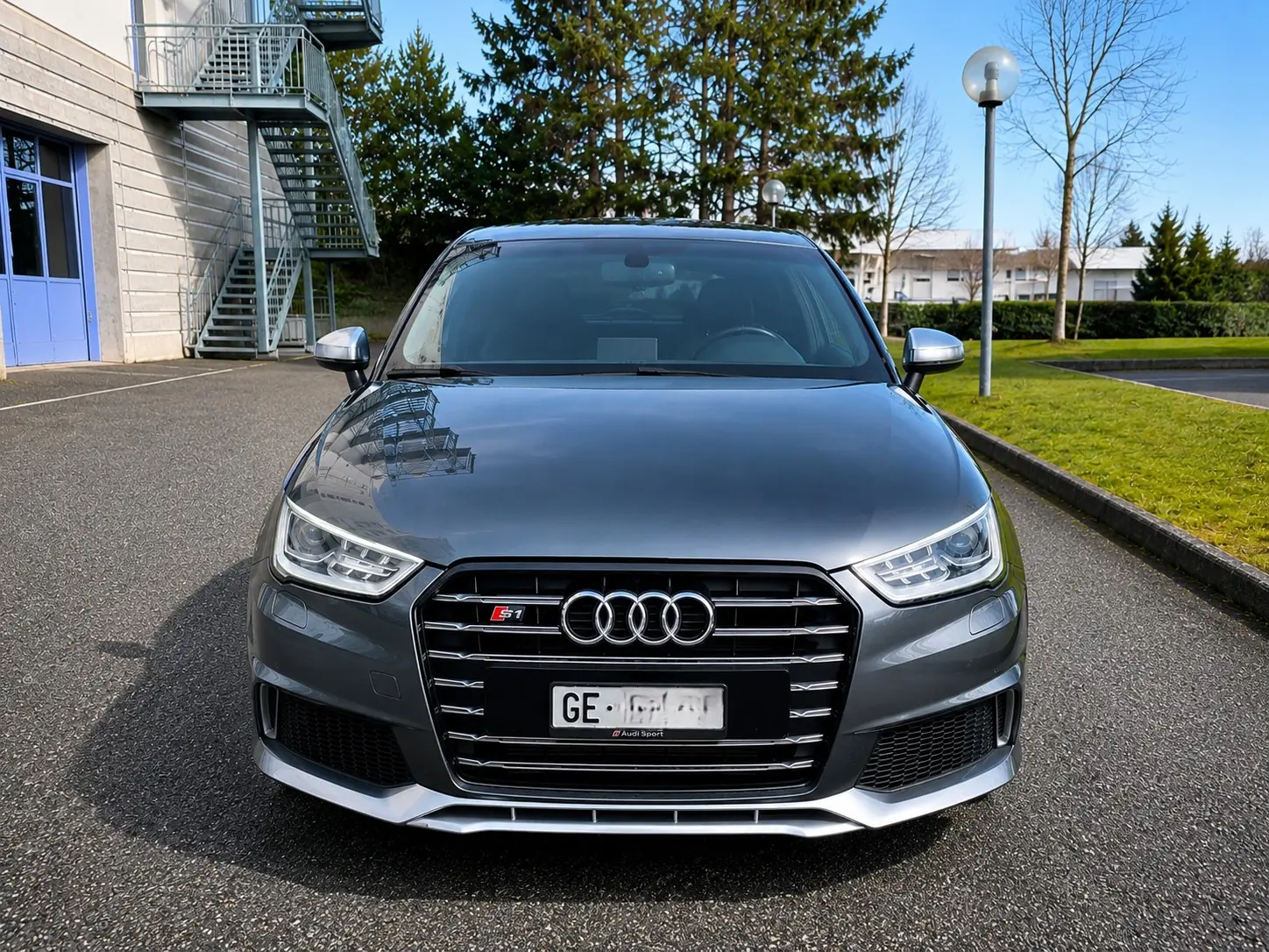 Audi S1 2.0 TFSI Quattro — Sportive compacte, 231 ch et traction intégrale — vista esterna