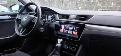 Skoda Superb Combi 2.0 TDI DSG — Break spacieux, motorisation fiable, sans accident — Miniatur 12