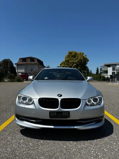BMW 330i Coupé — Sportivité authentique, entretien impeccable — vista esterna