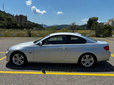 BMW 330i Coupé — Sportivité authentique, entretien impeccable — vista posteriore