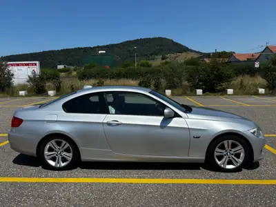 BMW 330i Coupé — Sportivité authentique, entretien impeccable — interni