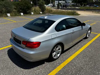 BMW 330i Coupé — Sportivité authentique, entretien impeccable — Miniatura 7