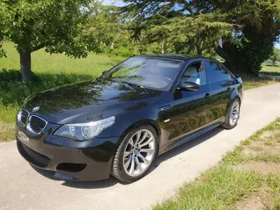 BMW M5 2007 — Berline de prestige sportive, 507 ch et faible kilométrage — vista esterna