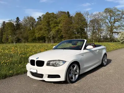 BMW 135i Cabriolet — Roadster sportif M Sport, 306 ch et transmission manuelle — vue extérieure