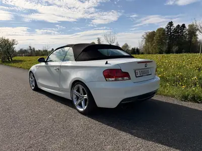 BMW 135i Cabriolet — Roadster sportif M Sport, 306 ch et transmission manuelle — tableau de bord