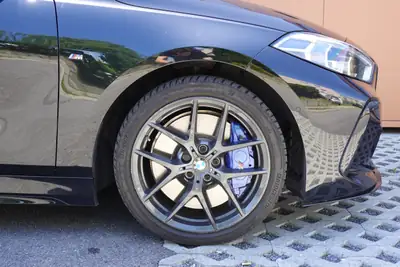 BMW M135i xDrive Steptronic — Berline sport 306 ch, équipée premium et peu kilométrée — tableau de bord