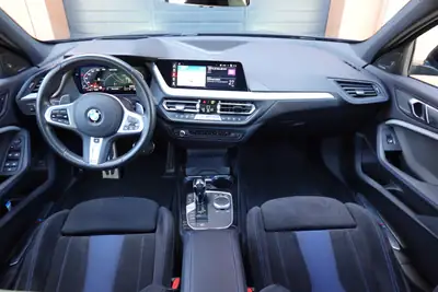 BMW M135i xDrive Steptronic — Berline sport 306 ch, équipée premium et peu kilométrée — Miniature 11