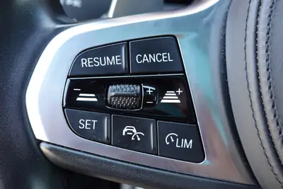 BMW M135i xDrive Steptronic — Berline sport 306 ch, équipée premium et peu kilométrée — Miniature 13
