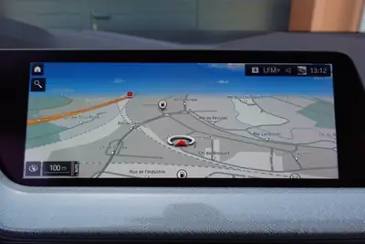 BMW M135i xDrive Steptronic — Berline sport 306 ch, équipée premium et peu kilométrée — Miniature 17