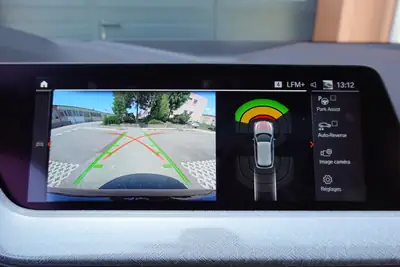 BMW M135i xDrive Steptronic — Berline sport 306 ch, équipée premium et peu kilométrée — Miniature 18