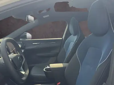 Volvo EX 30 CC E60 Twin Performance AWD — SUV électrique haute performance, 25 km au compteur — Miniature 9