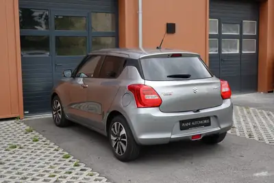 Suzuki Swift 1.0 12V Automatic — Citadine agile, équipée et sans sinistre — Miniature 10