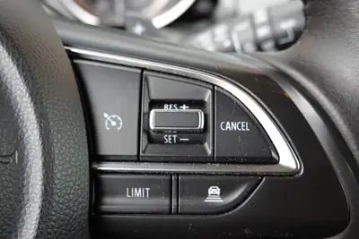 Suzuki Swift 1.0 12V Automatic — Citadine agile, équipée et sans sinistre — Miniature 13