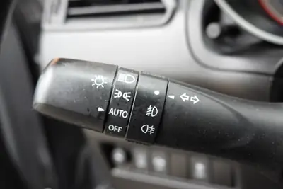 Suzuki Swift 1.0 12V Automatic — Citadine agile, équipée et sans sinistre — Miniature 14