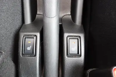 Suzuki Swift 1.0 12V Automatic — Citadine agile, équipée et sans sinistre — Miniature 20