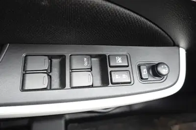 Suzuki Swift 1.0 12V Automatic — Citadine agile, équipée et sans sinistre — Miniature 21
