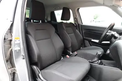 Suzuki Swift 1.0 12V Automatic — Citadine agile, équipée et sans sinistre — Miniature 23