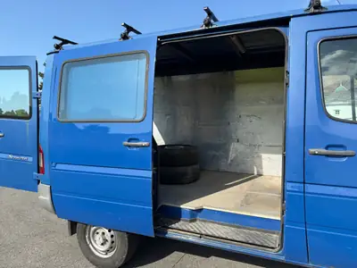 Mercedes-Benz Sprinter 2.7 CDI — Utilitaire premium robuste, 190 000 km seulement — détail
