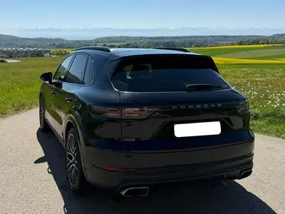 Porsche Cayenne 3.0 V6 340 CV — SUV Prestige, 1ère main, Véhicule CH — side view
