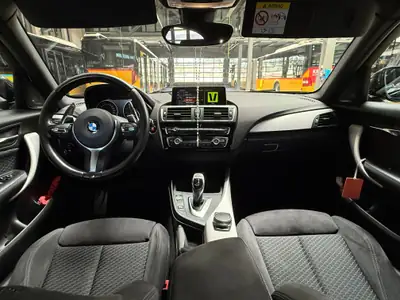 BMW M140i xDrive — Compacte sportive 340 ch, boîte auto, accident-free — tableau de bord