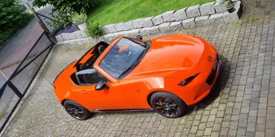 Mazda MX-5 2.0 30th Anniversary RF — Roadster sportif mythique, état impeccable — Miniatura 16