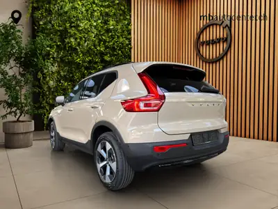 Volvo XC40 2.0 B3 MH Plus Dark — Hybride léger, seulement 25 km, design suédois premium — arrière