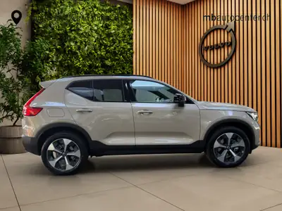 Volvo XC40 2.0 B3 MH Plus Dark — Hybride léger, seulement 25 km, design suédois premium — détail