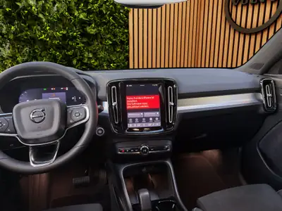 Volvo XC40 2.0 B3 MH Plus Dark — Hybride léger, seulement 25 km, design suédois premium — Miniature 14