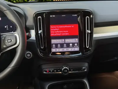 Volvo XC40 2.0 B3 MH Plus Dark — Hybride léger, seulement 25 km, design suédois premium — Miniature 13