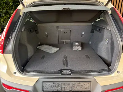 Volvo XC40 2.0 B3 MH Plus Dark — Hybride léger, seulement 25 km, design suédois premium — Miniature 18