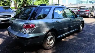 Subaru Impreza 2.0R — Break polyvalent AWD, 160 ch, historique sans sinistre — tableau de bord