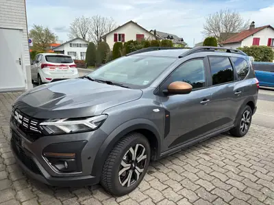 Dacia Jogger 1.6 Hybrid Extreme 7 places — Familial spacieux et économe — Außenansicht
