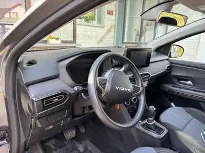 Dacia Jogger 1.6 Hybrid Extreme 7 places — Familial spacieux et économe — Innenraum