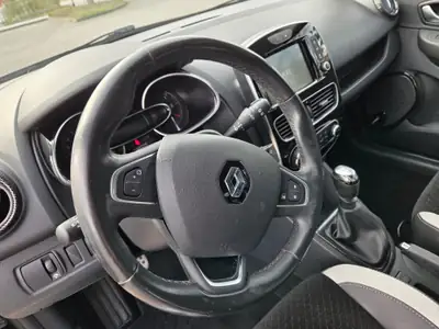 Renault Clio 1.2 TCe 120 — Édition 90 ans, première main, entretien Renault — Miniatura 9
