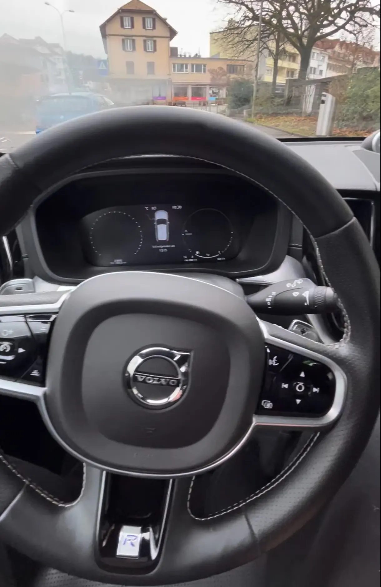 Volvo XC60 2018 occasion Rütihof — 4